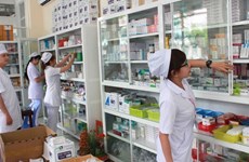 Institucionalizan Resolución para asegurar medicamentos y equipos médicos en Vietnam