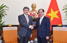 Canciller vietnamita afirma importancia a los lazos con Armenia