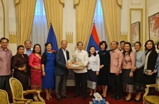 Congratulan a Embajada laosiana en Francia por fiesta de Bunpimay 