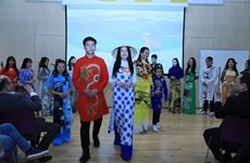 Presentan cultura vietnamita en la ciudad británica de Birmingham