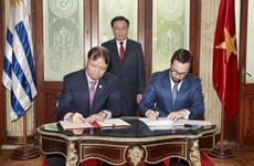 Fomentan Vietnam y Uruguay relaciones parlamentarias  