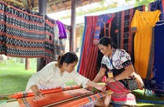 Abren espacios para honrar artesanías tradicionales de Hue