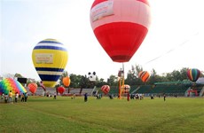 Ciudad vietnamita busca estimular turismo con festival de globos aerostáticos