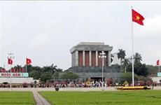 Más de 52 mil personas visitan Mausoleo de Ho Chi Minh en tres días feriados 