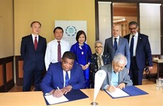 Centro educativo vietnamita firma acuerdo de cooperación con Unión Interparlamentaria
