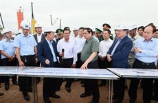 Premier vietnamita inspecciona proyectos claves en Hai Phong