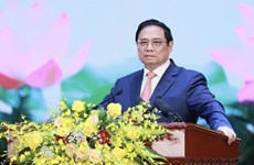 Premier vietnamita insta al Ejército a promover estudio de ciencia y tecnología
