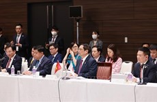 Primer ministro vietnamita asiste al Foro empresarial Vietnam - Japón