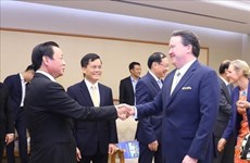 Vicepremier vietnamita recibe a embajadores holandés y estadounidense