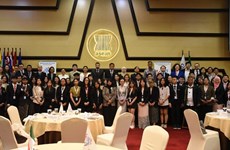 Estudiantes de ASEAN e Italia debaten sobre el clima y la digitalización
