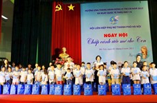Programa especial dedicado a niños huérfanos en Hanoi 
