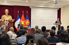 Canciller vietnamita destaca aportes de comunidad de connacionales en Francia