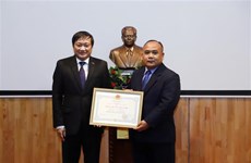 Vietnam otorga Orden de la Amistad al Museo laosiano Kaysone Phomvihane
