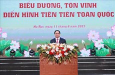 Vietnam honra a ejemplos destacados de movimientos de emulación patriótica