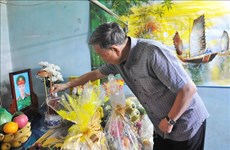 Delegación del Ministerio de Seguridad Pública visita familias de mártires en ataques en Dak Lak