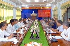 Provincias vietnamita y laosiana debaten la mejora de puerta fronteriza