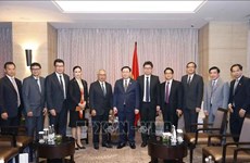 Presidente del Parlamento de Vietnam prosigue agenda de visita en Indonesia