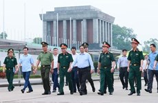 Premier inspecciona mantenimiento de Mausoleo del Presidente Ho Chi Minh