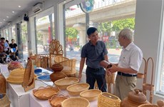 Más de 300 productos participan en concurso de diseño artesanal de Hanoi 2023
