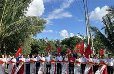 Inauguran "calle de bandera nacional" en provincia survietnamita de Bac Lieu