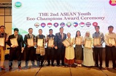 ASEAN honra a escuelas y jóvenes vietnamitas con logros en educación ambiental