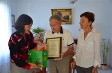 Museo de la Prensa de Vietnam agradece donaciones de coleccionista francés