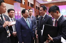 Premieres de Vietnam y Japón debaten medidas para profundizar nexos bilaterales