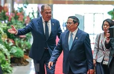 Premier vietnamita dialoga con canciller ruso