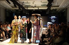 Diseñadora vietnamita capta atención en semana de moda en Reino Unido