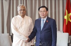 Presidente parlamentario vietnamita se reúne con líderes de partidos políticos de Bangladesh