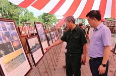 Exhiben mapas y documentos sobre Hoang Sa y Truong Sa de Vietnam