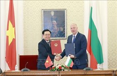 Dirigente legislativo vietnamita se reúne con su homólogo búlgaro