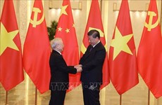 Vietnam felicita a líderes chinos por 74 años de fundación de República Popular China