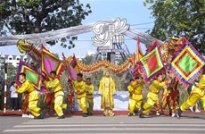 Emocionante carnaval de otoño de Hanoi en la calle peatonal del lago Hoan Kiem