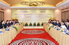 Hanoi por impulsar cooperación bilateral con Vientiane 