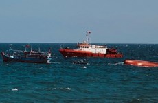 Carguero extranjero rescata a pescadores vietnamitas accidentados