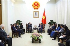 Vicepremier vietnamita recibe al presidente del Grupo ANZ 