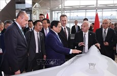 Premier vietnamita visita las Industrias Aeroespaciales Turcas