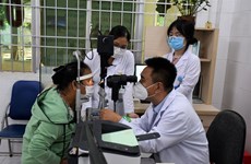 Fundación australiana apoya servicios refractivos en provincia vietnamita