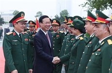 Presidente vietnamita visita Grupo Militar de Industria y Telecomunicaciones Viettel
