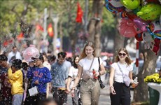 Aumentan turistas internacionales a Hanoi en vacaciones del Tet
