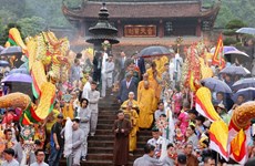 Festival de la Pagoda Huong recibe a 30 mil visitantes el día de su inauguración
