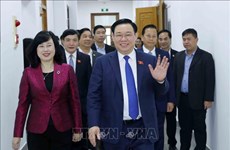 Máximo legislador de Vietnam califica de importante inversión en sector de salud