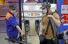 Reducen precios de combustible en Vietnam