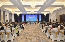 Quang Ninh se compromete a crear condiciones más favorables para inversores