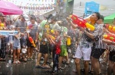 Tailandia se esfuerza por frenar la conducción bajo efectos del alcohol durante el Festival Songkran