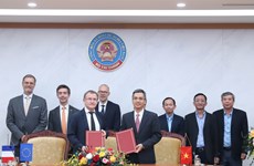 Vietnam y Francia intercambian acuerdo de financiación para proyectos de cambio climático