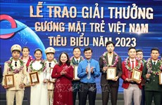 Honran a jóvenes destacados de Vietnam en 2023