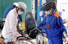 Precios de la gasolina aumentan en Vietnam