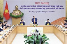 Premier vietnamita exhorta a promover la diplomacia económica